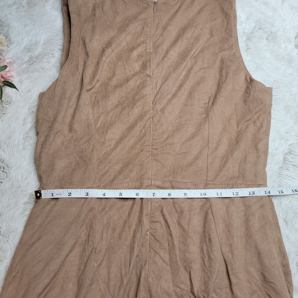 ✨️CL Illa Illa Tan Soft Sleeveless Lace Up Detail Romper Size L - Picture 11 of 13